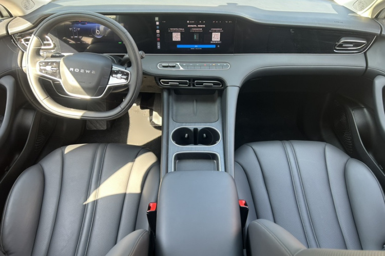 荣威D7 2025款 DMH 125km 世界冠军版中控内饰7011