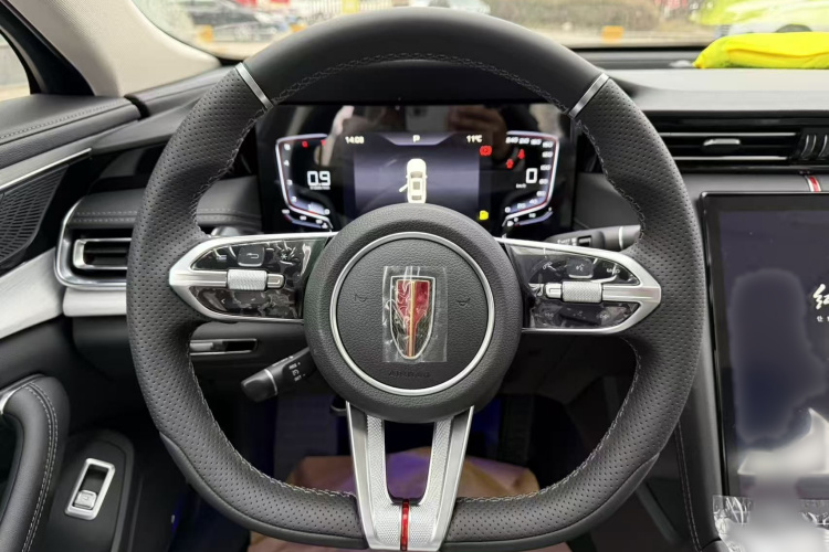 红旗H5 2025款 1.5T DCT玄影200万辆纪念版中控内饰7002