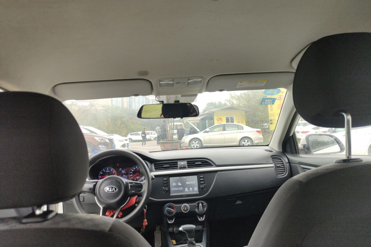 起亚K2 2017款 三厢 1.4L AT GLS中控内饰22