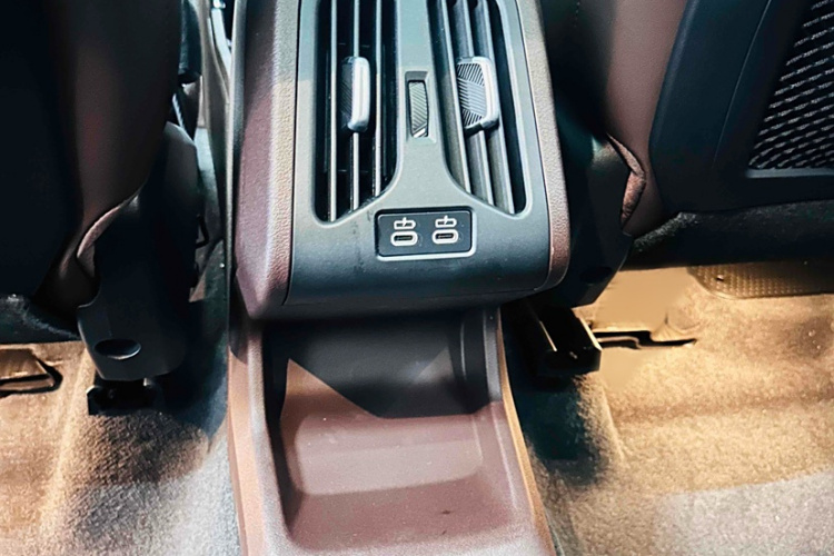 宝马X1 2023款 sDrive20Li X设计套装中控内饰7008