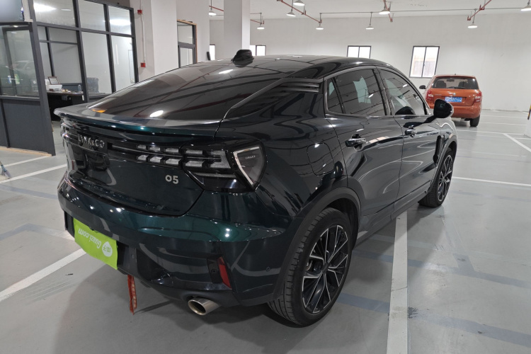 领克05 2023款 2.0TD 两驱耀Pro车身外观7