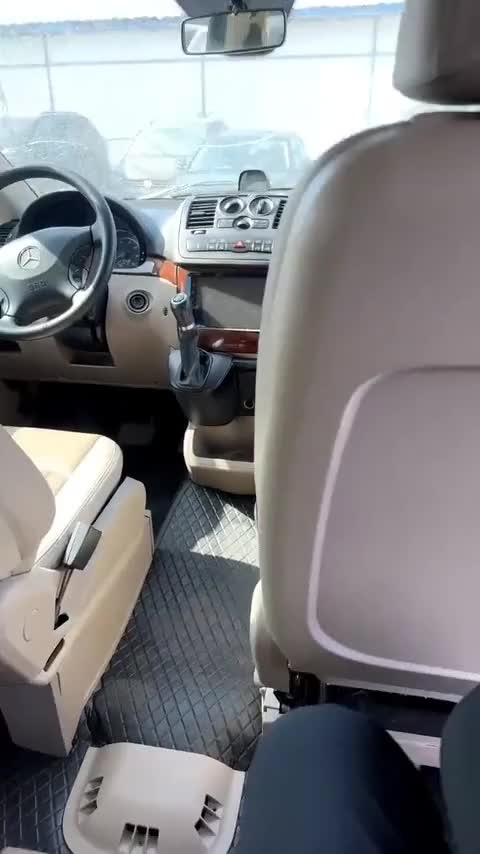 奔驰 唯雅诺 2013款 3.0L 舒适版讲解2