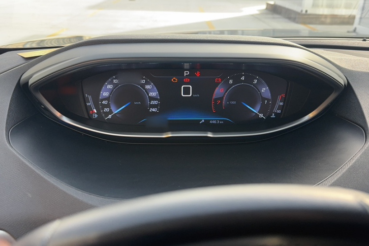 标致5008 2017款 350THP 7座精英版中控内饰7008