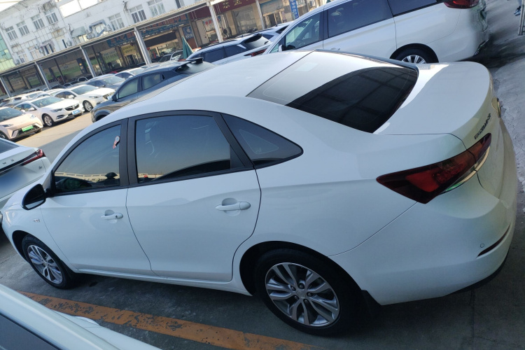 别克 英朗 2021款 改款 1.3T 自动轻混动精英型车身外观4