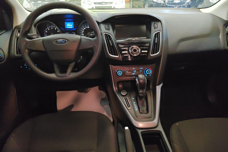 福特 福克斯 2015款 两厢 1.6L 自动舒适型中控内饰12