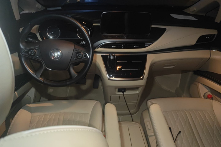 别克GL8 2023款 陆上公务舱 智慧尊贵型中控内饰12