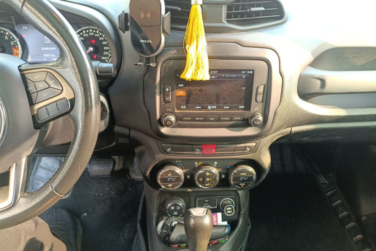 Jeep 自由侠 2016款 2.0L 自动四驱75周年致敬版局部细节16