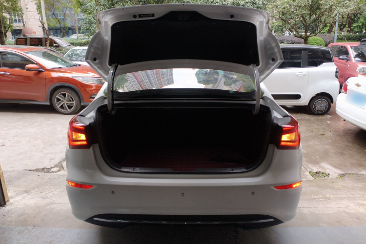 长安 逸动 2018款 高能版 1.6L GDI 自动争锋型 国V局部细节23