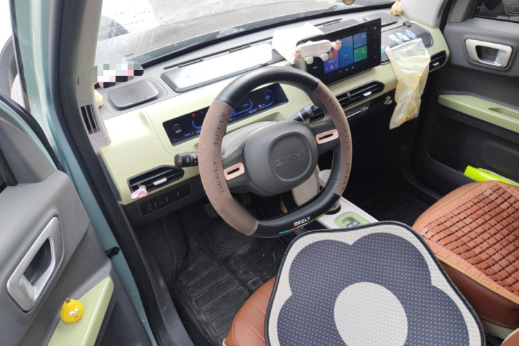 吉利银河 2023款 熊猫mini 200km 耐力熊中控内饰12