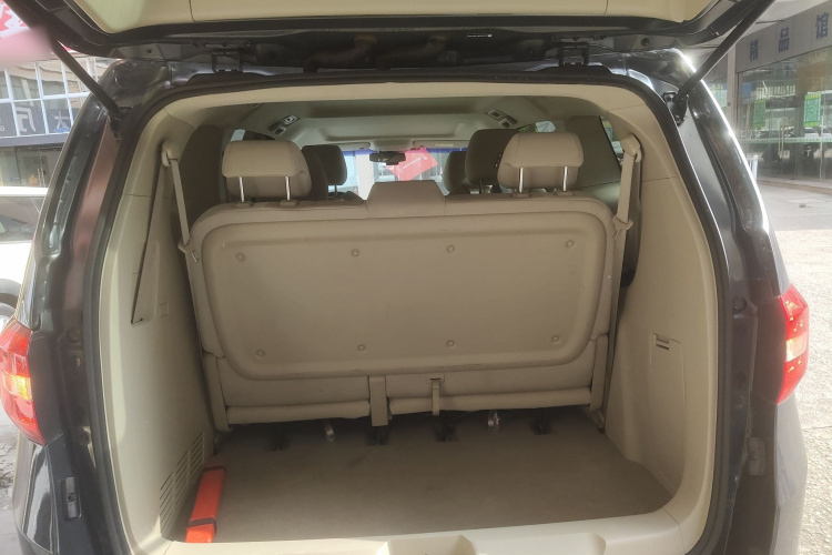 别克GL8 2018款 28T 舒适型 国VI机舱底盘23