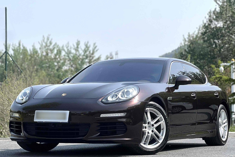 保时捷 2014款 Panamera 4 Executive 3.0T车身外观1