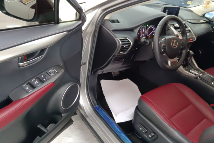 雷克萨斯NX 2020款 300 前驱 锋行版 国V中控内饰20