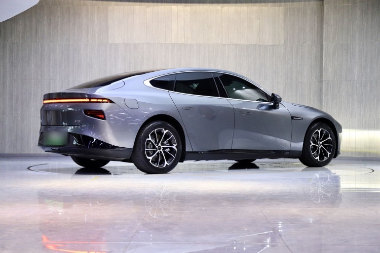 小鹏P7 2020款 670E车身外观6007