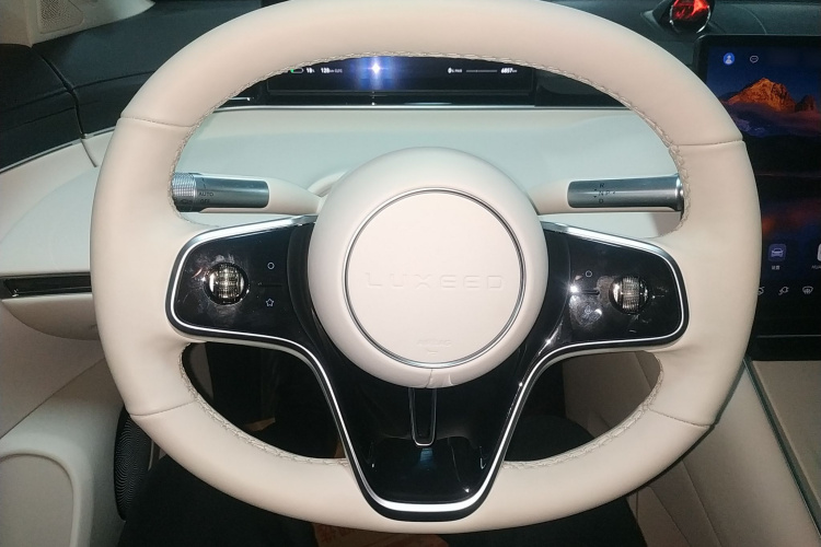 鸿蒙智行 智界S7 2025款 705km Pro局部细节13