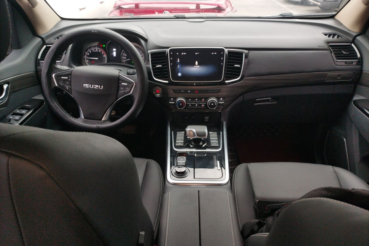 五十铃 mu-X牧游侠 2022款 2.0T 汽油自动四驱劲悦型 5座中控内饰12