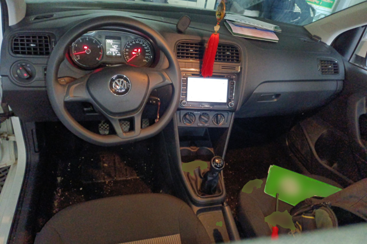 大众 Polo 2016款 1.4L 手动风尚型中控内饰7002