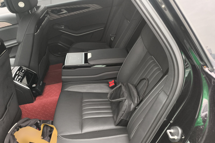 红旗H9 2022款 2.0T 智联旗享版中控内饰21