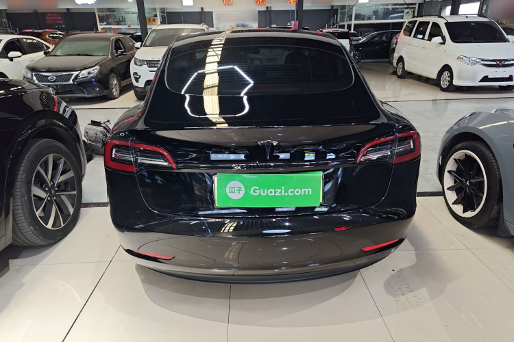 特斯拉 Model 3 2022款 后轮驱动版车身外观6