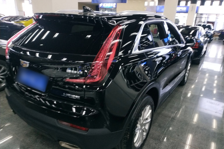 凯迪拉克XT4 2021款 28T 两驱技术型车身外观7