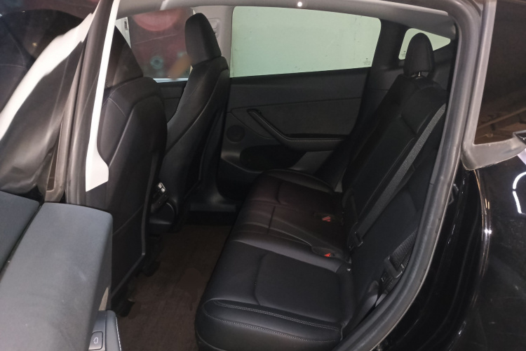 特斯拉 Model Y 2022款 改款 长续航全轮驱动版中控内饰21