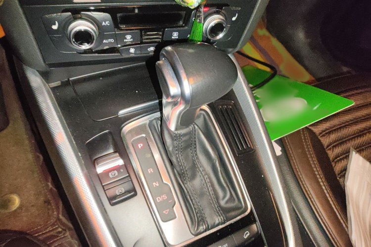 奥迪Q5 2016款 40 TFSI 技术型局部细节18