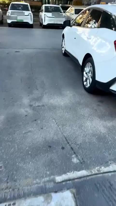 吉利汽车 嘉际新能源 2022款 1.5TD PHEV 白金尊贵型讲解2