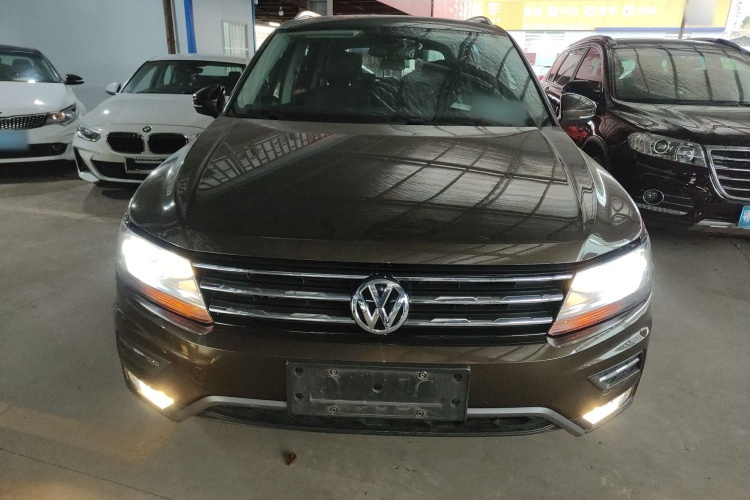 大众 途观L 2018款 330TSI 自动两驱豪华版车身外观2