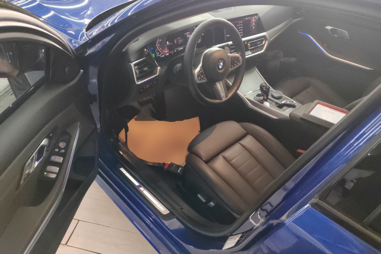 宝马3系 2020款 325i M运动曜夜套装中控内饰20