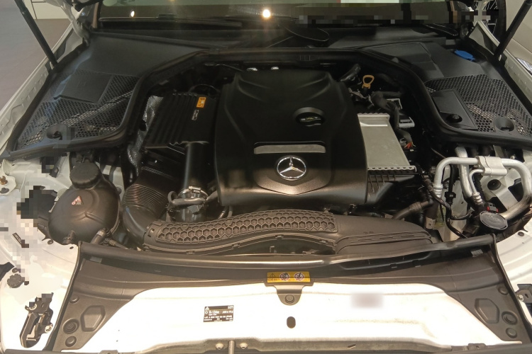 奔驰C级 2018款 C 200 L 运动版机舱底盘24