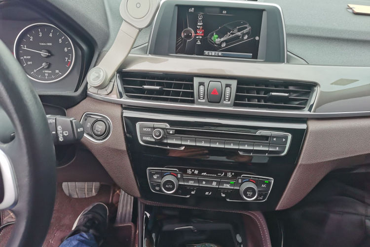 宝马X1 2016款 sDrive20Li 豪华型局部细节16