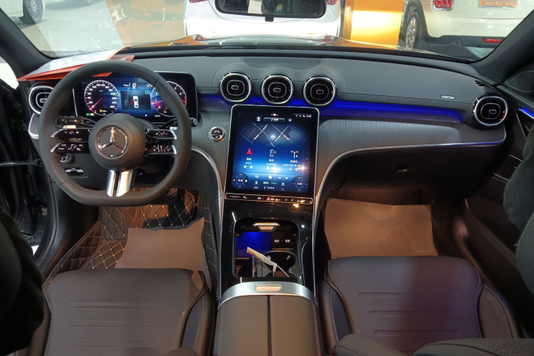 奔驰C级 2023款 改款 C 200 L 运动版中控内饰12