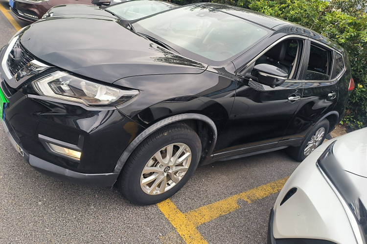 日产 奇骏 2021款 2.0L CVT 2WD XL ITS舒适纪念版车身外观4