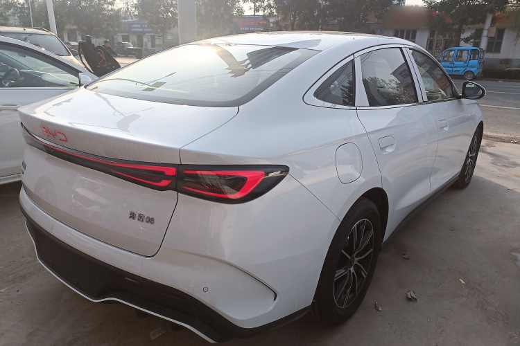 比亚迪 海豹06新能源 2024款 DM-i 120KM尊享型车身外观7