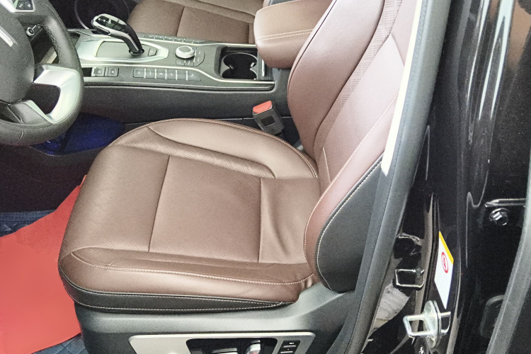 魏牌 VV6 2021款 2.0T 两驱智享+中控内饰19