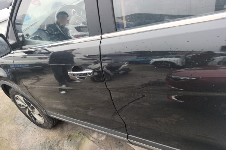 宝骏560 2016款 1.8L iAMT豪华型车身外观4