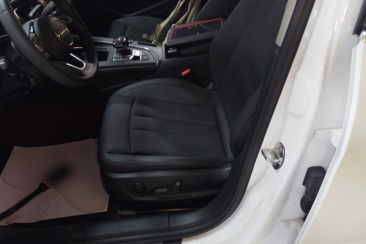 奥迪A4L 2022款 40 TFSI 时尚致雅型局部细节19