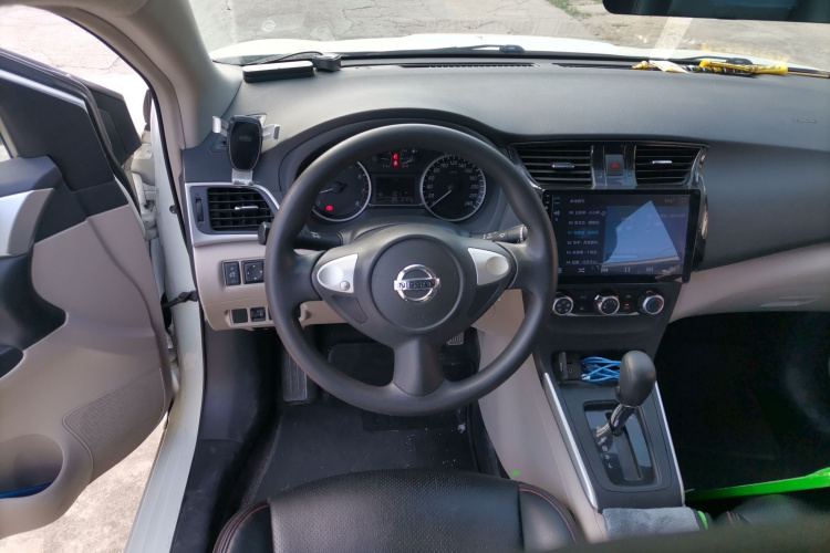 日产 轩逸 2016款 1.6XE CVT舒适版中控内饰13