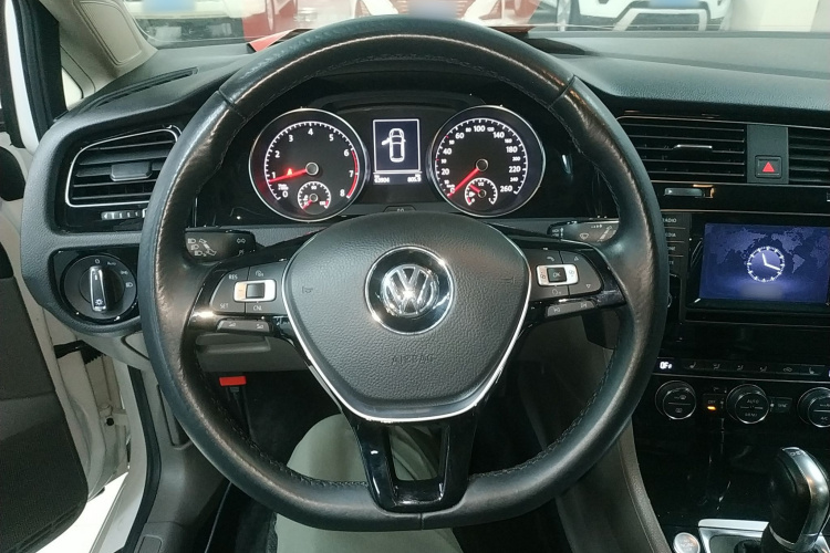 大众 高尔夫 2015款 1.4TSI 自动旗舰型中控内饰13