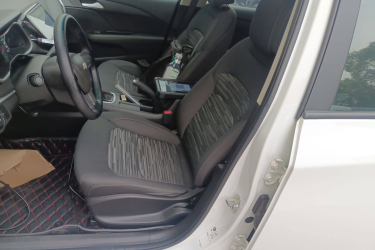 雪佛兰 科沃兹 2019款 320 自动欣享天窗版中控内饰19