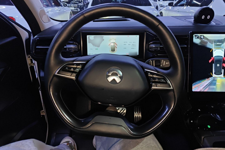 蔚来ES8 2018款 创始版中控内饰13