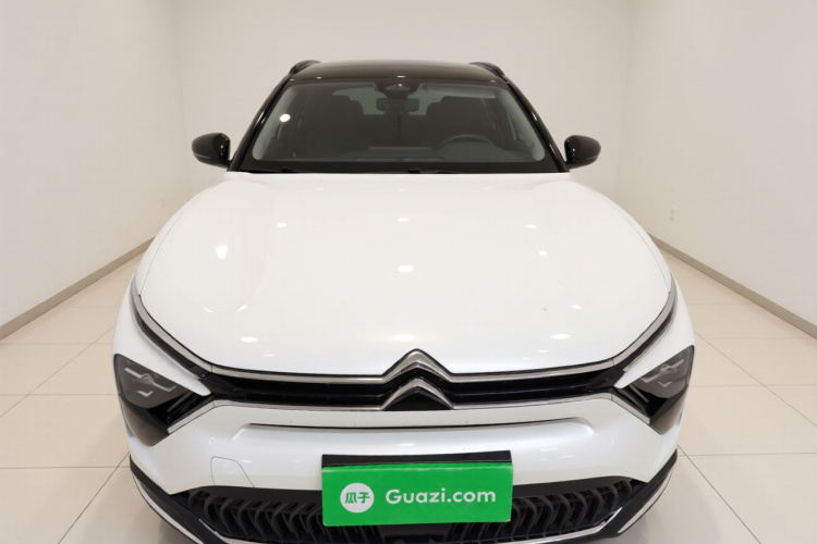 雪铁龙 凡尔赛C5 X 2022款 1.6T 享不凡 虎年开门红版车身外观2