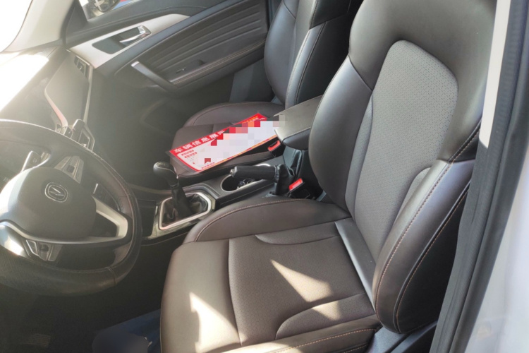 长安CS35PLUS 2019款 1.6L 手动畅联版局部细节19