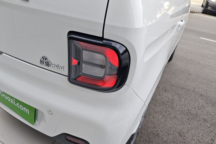 吉利银河 2024款 熊猫mini 200km 耐力熊车身外观9