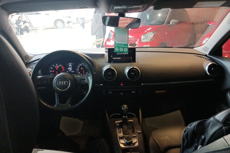 奥迪A3 2019款 Sportback 35 TFSI 风尚型 国V中控内饰12