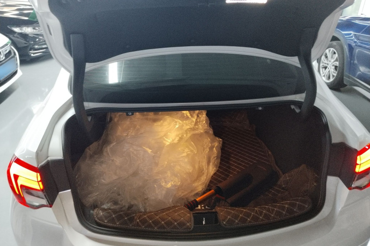 别克 君威 2024款 28T 纵享版局部细节23