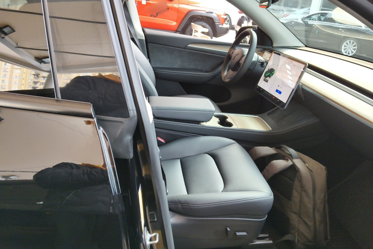 特斯拉 Model Y 2022款 后轮驱动版局部细节41