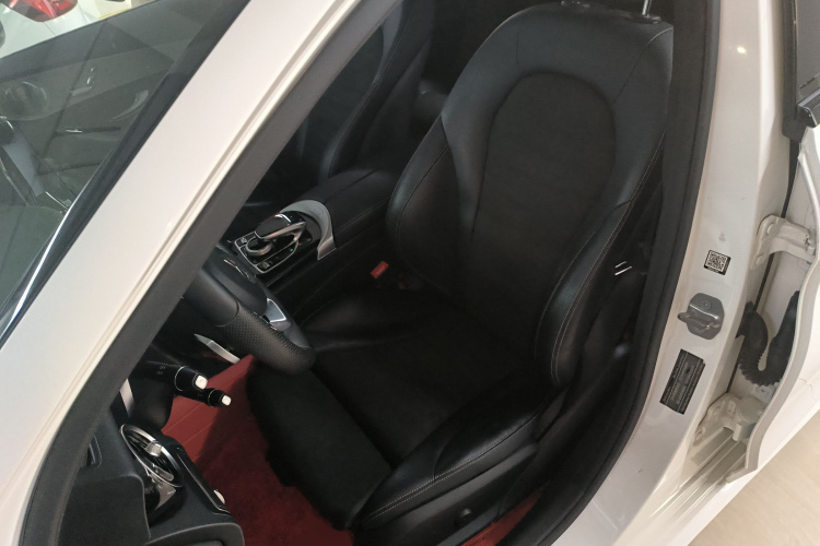 奔驰C级 2018款 C 200 成就特别版中控内饰19