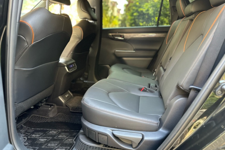 丰田 皇冠陆放 2024款 2.5L HEV四驱尊贵版中控内饰7007