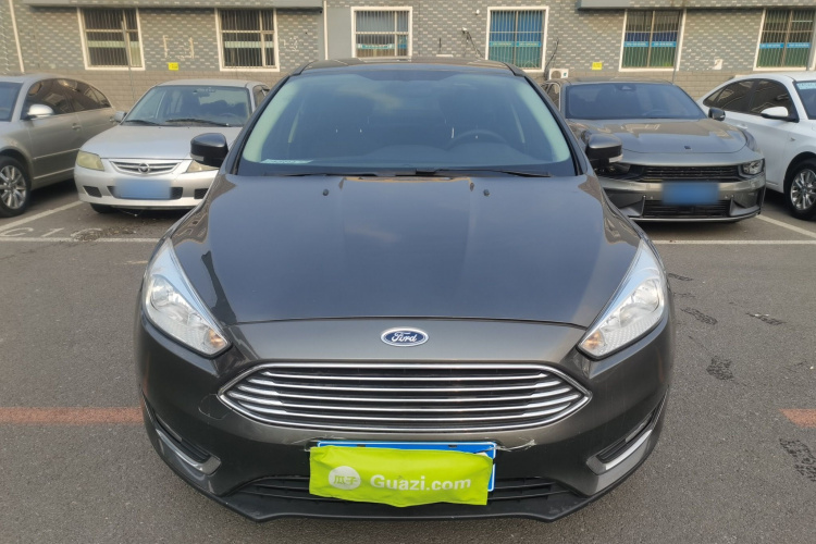 福特 福克斯 2015款 三厢 1.6L 自动风尚型车身外观2