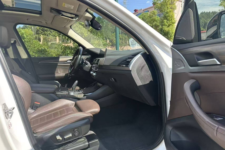 宝马X3 2020款  xDrive28i M运动套装中控内饰7009